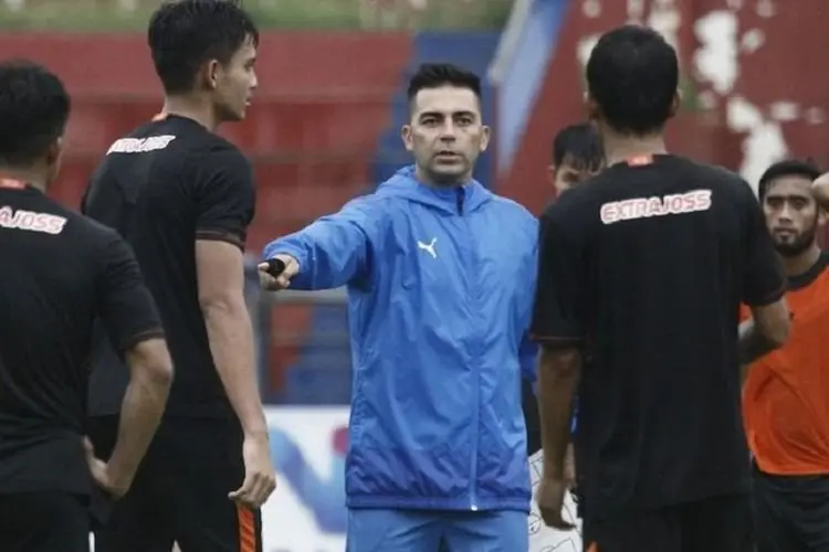 Imbangi Persib, Javier Roca Sebut Satu Poin Berharga Bagi Persik Kediri