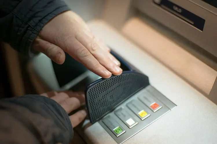 Emosi Gue! Nasabah Bank Ternama di Bandung Diduga Korban Skimming, Duit Ratusan Juta Raib