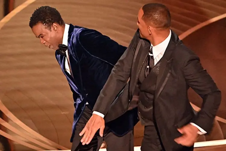 Emosi! Ini Detik-detik Will Smith Tampar Chris Rock di Panggung Oscar 2022