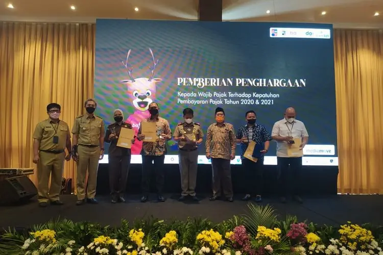 Taat Bayar Pajak,  Wajib Pajak Pun Diganjar Penghargaan Bapenda Kota Bogor 