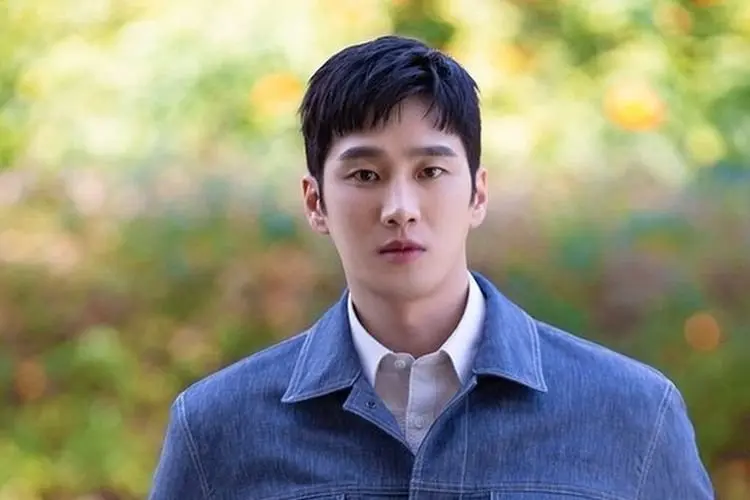 Ahn Bo Hyun Ungkapkan Prioritasnya Saat Ini Serta Pentingnya Mencintai Diri Sendiri