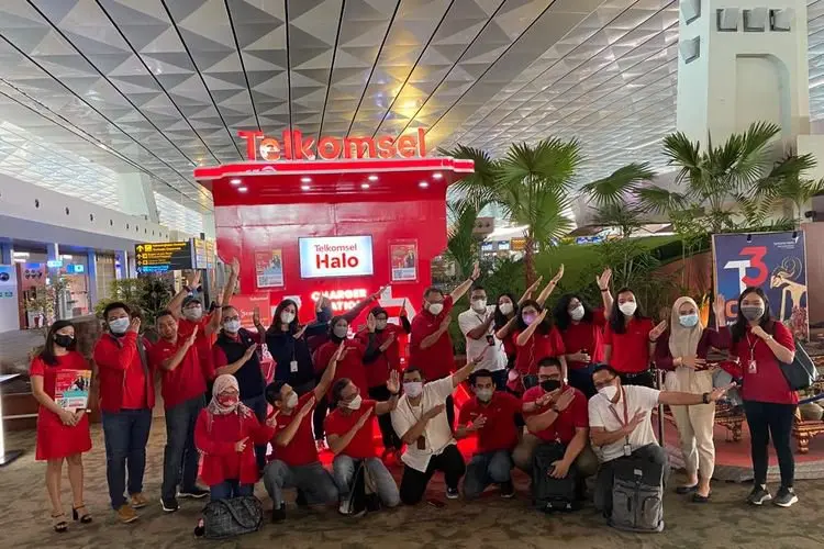 Nyaman Berkomunikasi Selama Ibadah di Tanah Suci dengan Paket RoaMAX Telkomsel