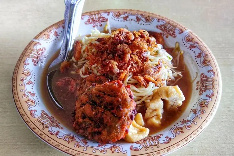 Resep Buka Puasa, Lontong Mie Spesial dengan Bahan yang Mudah Didapat