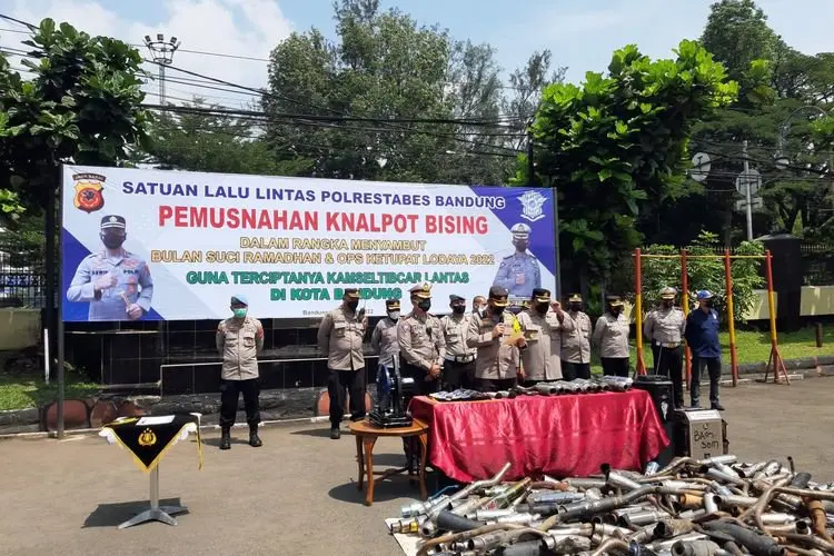 Polrestabes Bandung Musnahkan Ribuan Knalpot Bising Hasil Penindakan