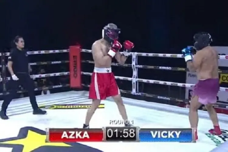 Duel Tinju Lawan Azka Corbuzier, Punggung Vicky Prasetyo Bikin Salfok