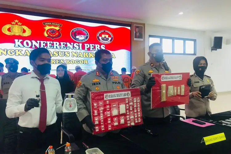 Dalam Kurun Sepekan, Polres Bogor Ciduk 10 Pengedar Sabu dan Ganja