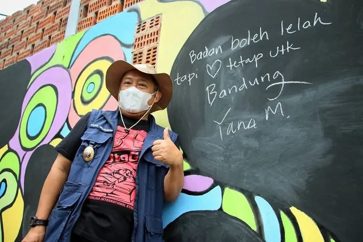 Resmikan Ruang Curhat Curug Tilu, Yana Mulyana: Badan Lelah...