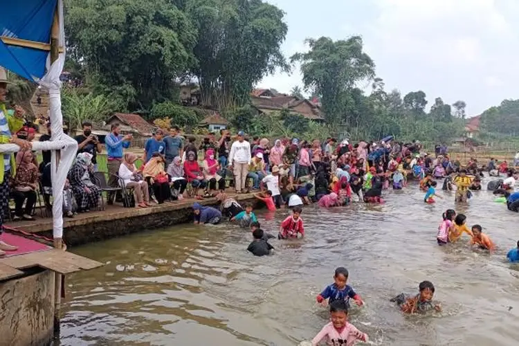 Tradisi Umuh Muchtar Gelar Ngagogo Saat Menyambut Ramadhan