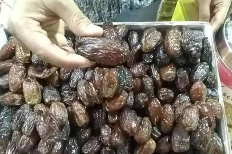 Kurma, Si Kecil Kaya Manfaat: 3 Ramuan Herbal Ala dr. Zaidul Akbar untuk Sembuhkan Asam Lambung Hingga Anemia