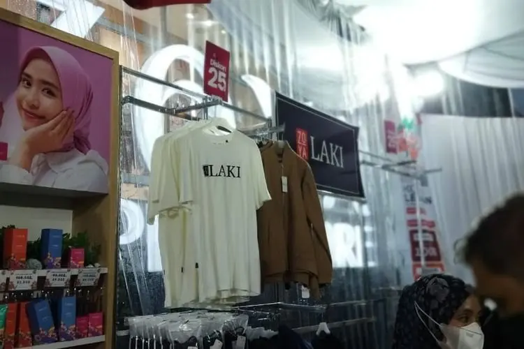 Zoya Laki Suguhkan Tampilan Beda Berbusana Muslim Khusus Kaum Pria 