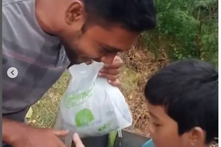 Momen Haru! Supir Truk dan Anak Bertemu Singkat di Pinggir Jalan Sekedar Lepas Rindu Viral