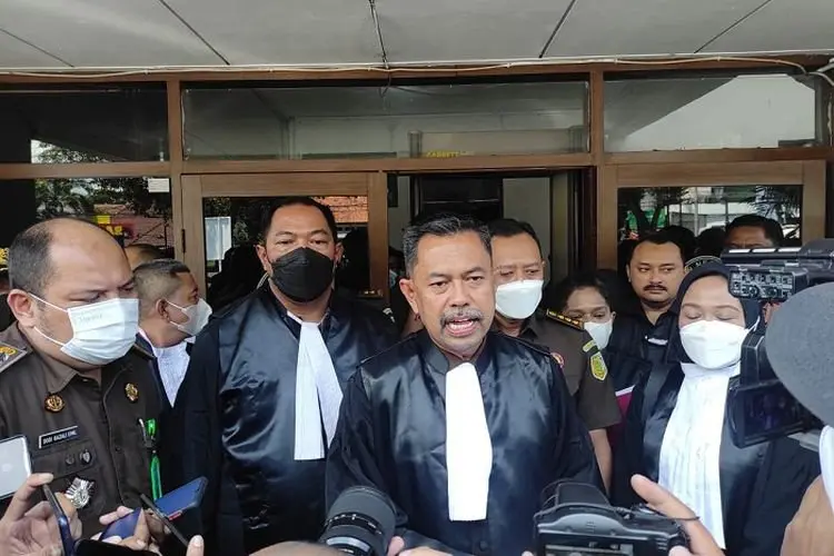 Salinan Putusan Belum Diterima, Kejati Jabar Apresiasi Putusan Banding Hukuman Mati Herry Wirawan