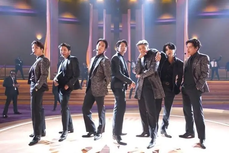 Rolling Stone Sebut 'Butter' BTS Sebagai Penampilan Grammy Terbesar ke-13 Sepanjang Masa