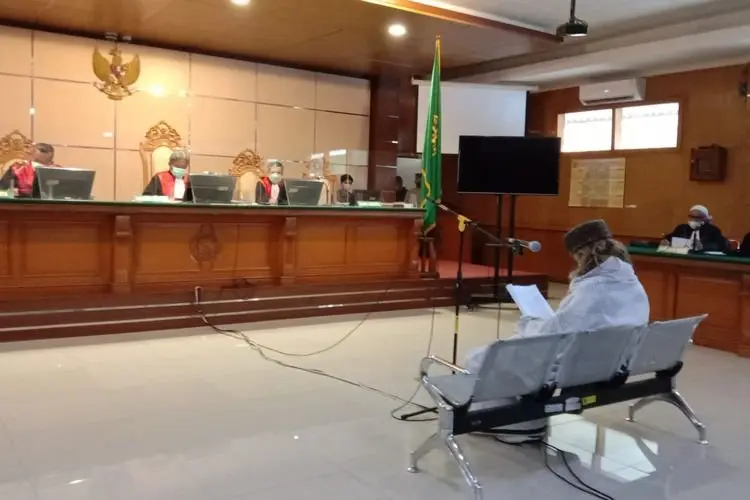 Tolak Dakwaan Jaksa, Bahar Bin Smith Ajukan Eksepsi Sekaligus Tantang Debat Pimpinan Pesantren di Garut