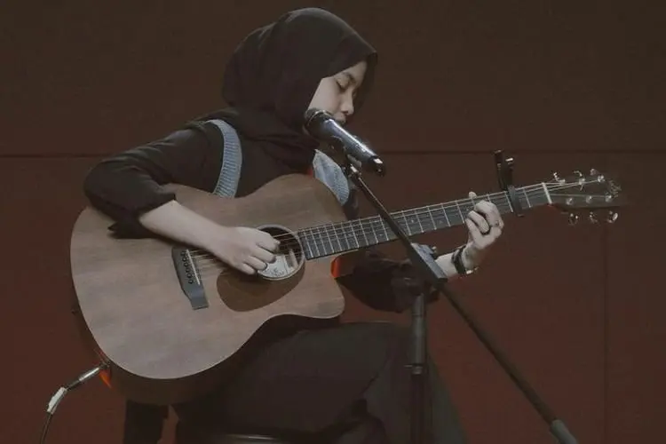 Lirik Laguâ Kangen â Ahmad Dhani feat Hanin Dhiya