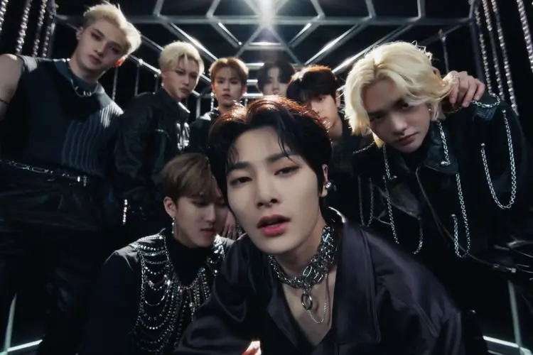 Lirik Laguâ MANIAC â STRAY KIDS