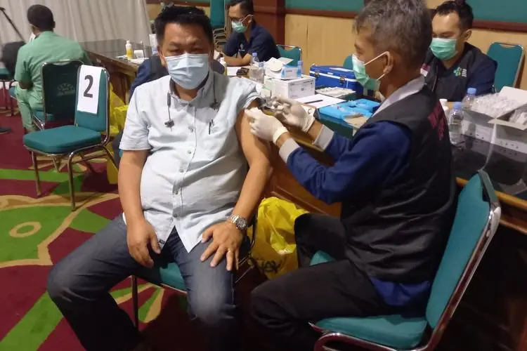 Bebas! Dari Sabang Sampai Merauke Bisa Jalani Vaksinasi di Cimahi