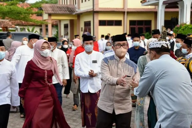Safari Ramadhan Pemkab Cirebon, Gelar Vaksinasi Berhadiah  Minyak Goreng