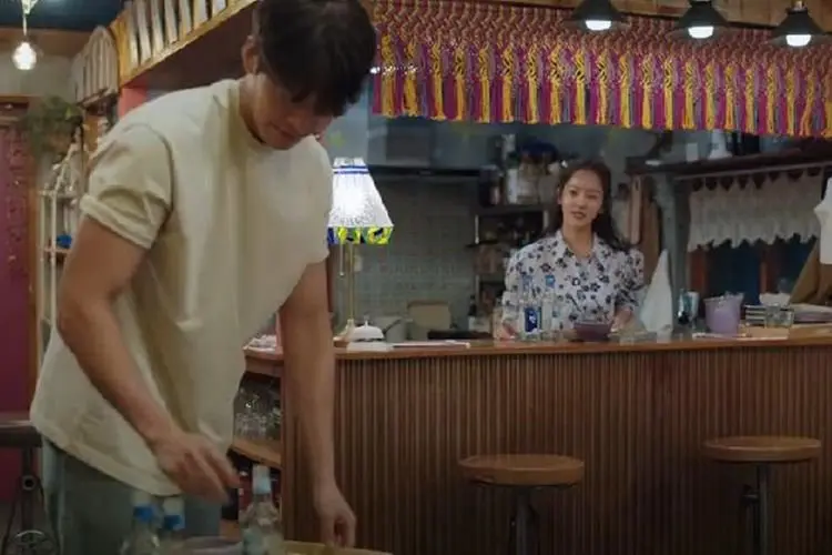 Spoiler Our Blues Episode 2 : Lee Young Ok Tolak Pengakuan Cinta Park Jung Joon?