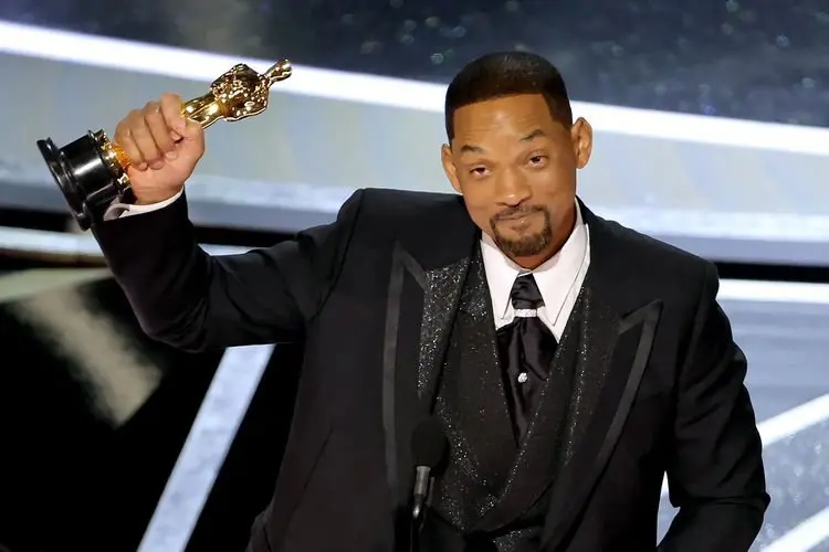 Will Smith Disarankan Kembalikan Piala Oscar yang Dimenangkannya