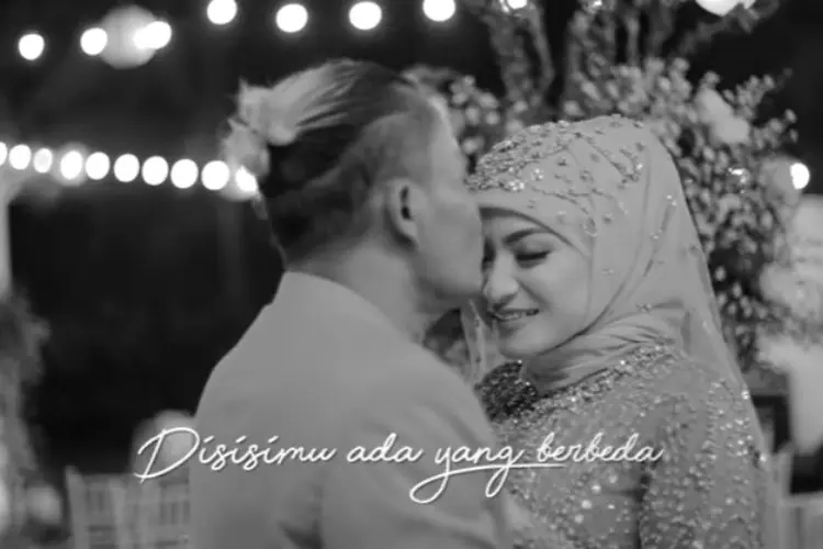 Lirik Laguâ Hanya Dirimu â Sule