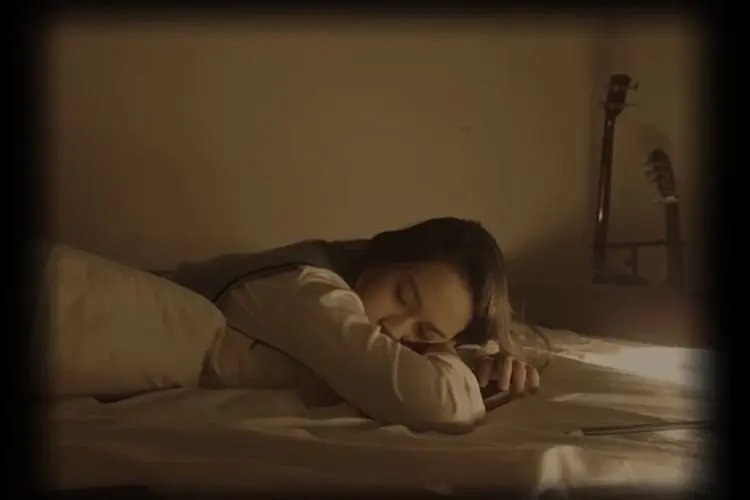 Lirik Laguâ Losing Us. â Raissa Anggiani