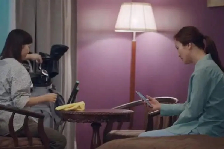 Spoiler Our Blues Episode 3: Choi Han Soo Campakkan Mi Jin dan Bo Ram Demi Rencana untuk Dekati Jung Eun Hee