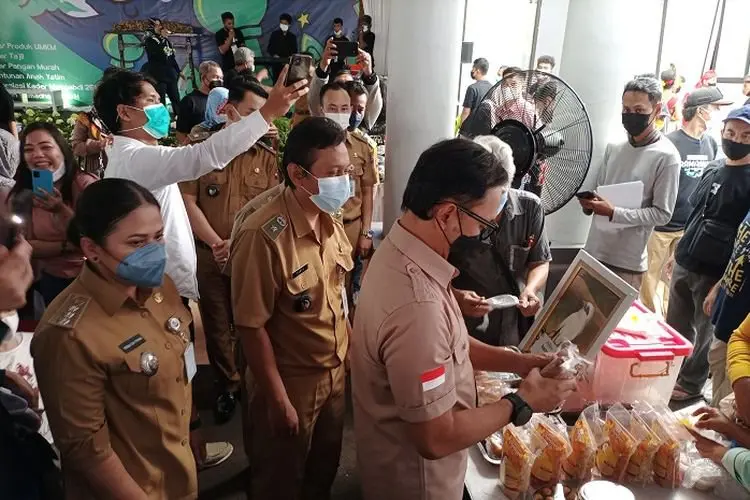 Buka Festival Ramadhan 2022 di Bogor Timur, Bima Arya Borong Tutut dan Kue Gambang