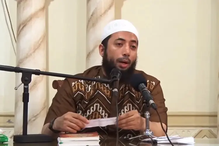 Amalan Ramadhan, 6 Cara Khusyuk dalam Sholat, Ustadz Khalid Basalamah: Kesempatan Sah Lebih Besar