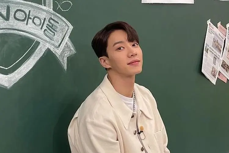 Batalkan Semua Jadwal Kegiatan, Lee Gikwang Highlight Dinyatakan Positif Covid-19