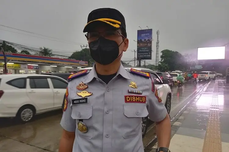 Urai Kemacetan di Jalan Raya Kandang Roda-Sentul, Dishub Kabupaten Bogor Kerahkan Puluhan Personel