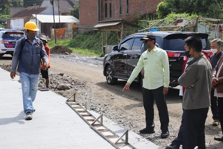 Jelang Mudik Lebaran 2022, Pemkab Garut Kebut Perbaikan Jalan