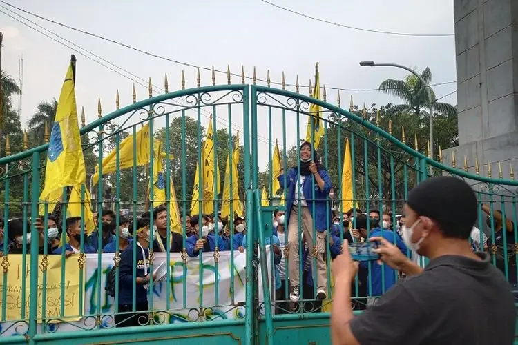 Ratusan Mahasiswa PMII Kritisi Kinerja Pemerintah Pusat dan Pemkab Bogor