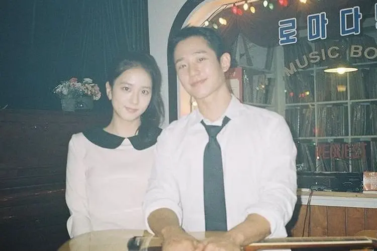 Jisoo BLACKPINK dan Jung Hae In Bikin Heboh Penggemar Setelah Unggah Foto yang Sama