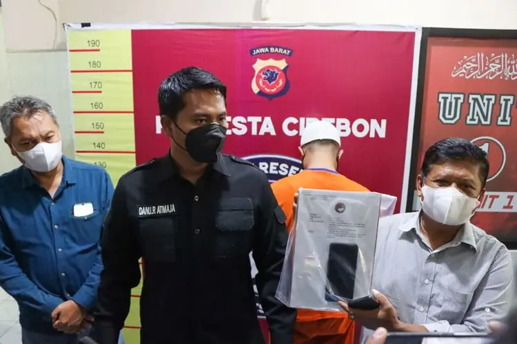 Polisi Ciduk Pengedar Shabu saat Sembunyi di Kontrakannya