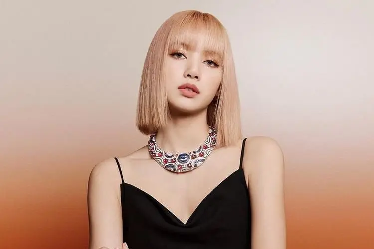 Lisa BLACKPINK Kabarnya Menolak Tawaran Kontrak Bernilai Puluhan Miliar, Fans Makin Gelisah Soal Nasib Grup