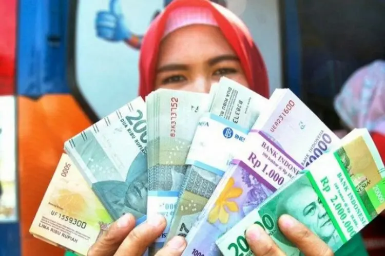 Hey Pengusaha! Ingat Ya THR Harus Diberikan Kepada Pekerja dalam Bentuk Uang