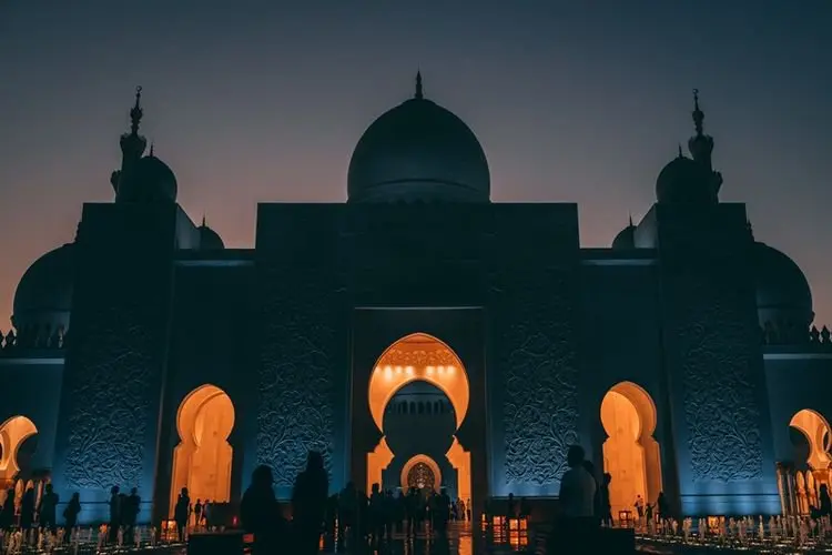 2 Hadist Keutamaan Ramadhan: Setan Dibelenggu, Pintu Neraka Ditutup, dan Surga Dibuka