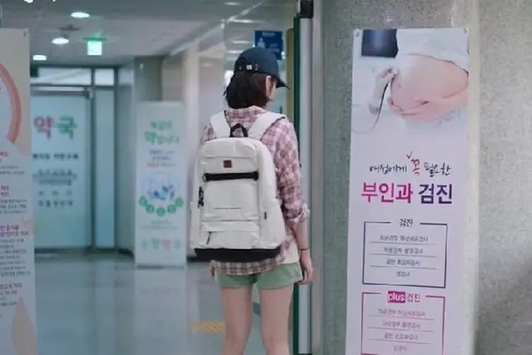 Spoiler Our Blues Episode 5: Young Joo Pilih Bolos Sekolah untuk Cek Kehamilannya