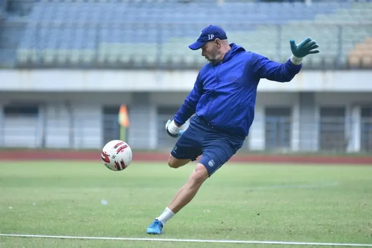 Komposisi Kiper Persib Berubah, Ini Tanggapan Luizinho Passos