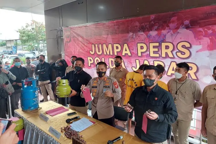 Polda Jabar Bongkar Praktik Pengoplosan Gas  Elpiji 12 Kilogram di Kabupaten Bogor
