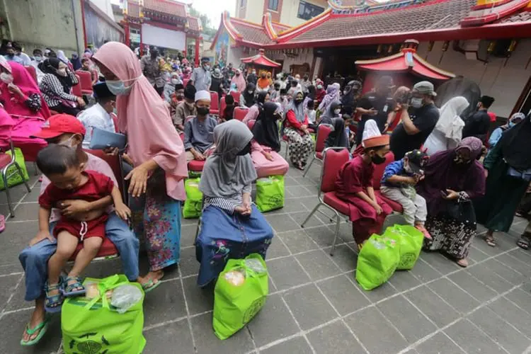 Rawat Toleransi di Kota Bogor, Vihara Dhanagun Tebar Sembako untuk Anak Yatim
