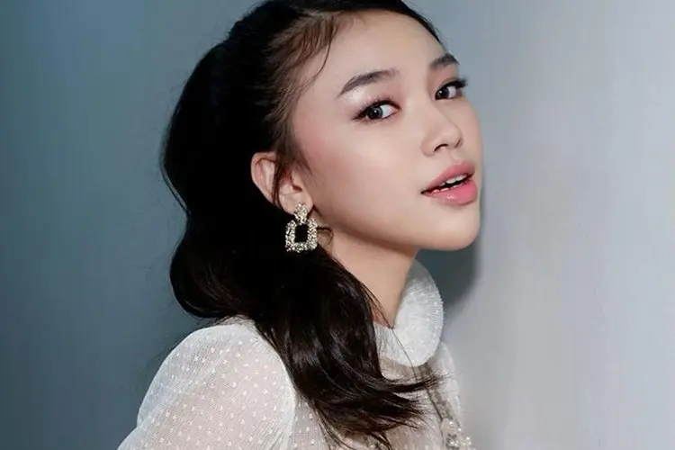 Lirik Laguâ Warna Favorit â Anneth