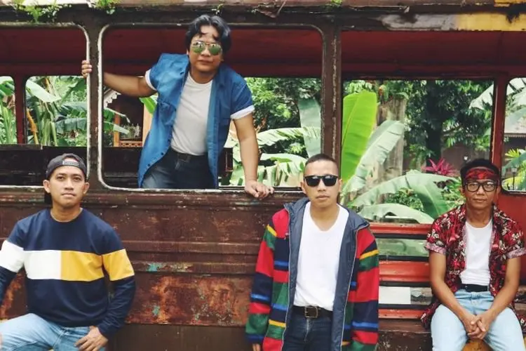 Lirik Laguâ Mendengar Kabar â The Rain