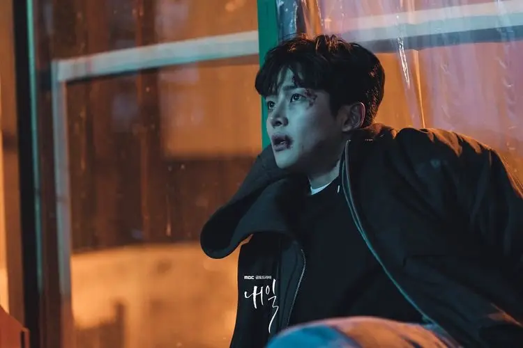 Sinopsis Tomorrow Episode 9: Choi Joon Woong Korbankan Dirinya Demi Ungkap Kelompok Bunuh Diri yang Merajalela