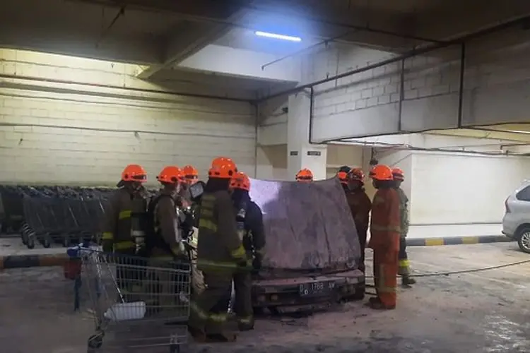 BMW Terbakar di Basement Mall BIP Bandung, Begini Kronologinya...