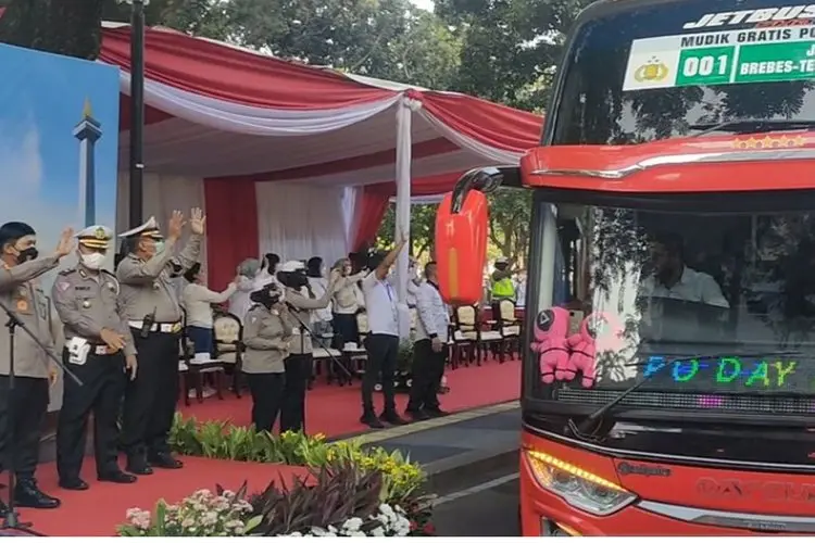 Kloter Pertama Mudik Gratis, Polri Berangkatkan 540 PemudikÂ 