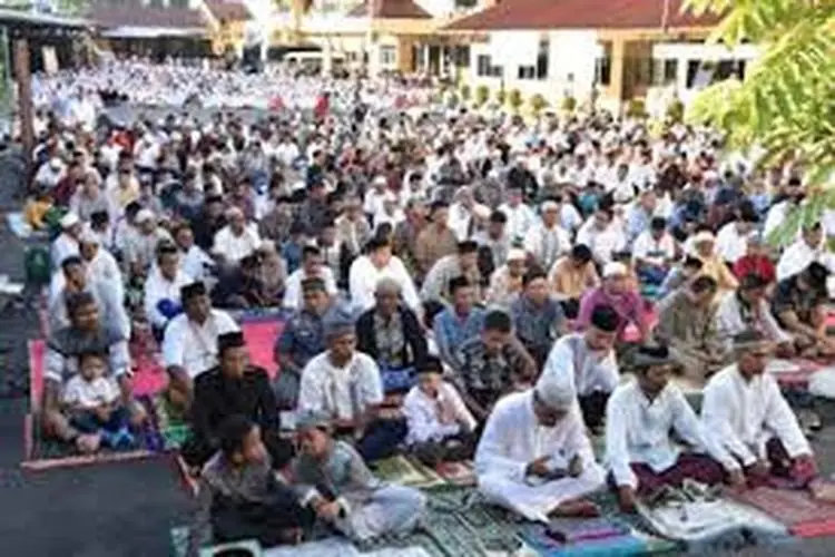 Apa Hukum Sholat Id? Ini Haditsnya