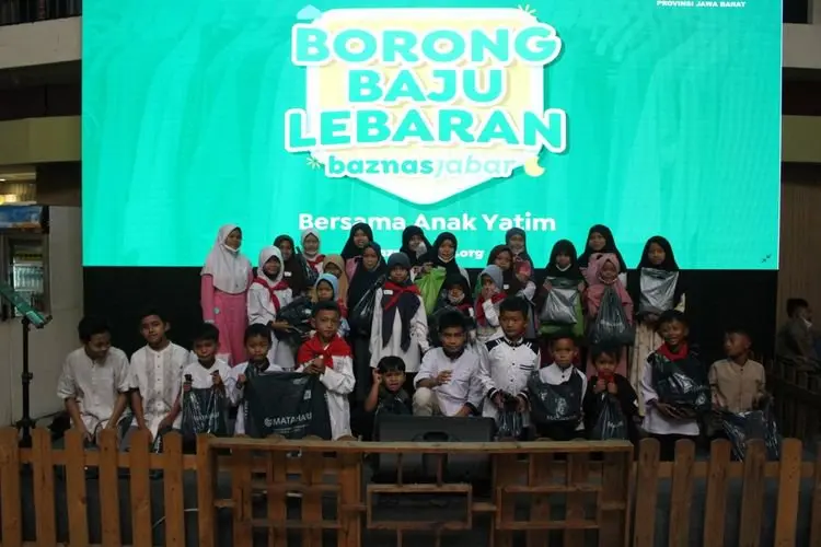 Berbagi Kebahagiaan, Ketika Anak Yatim Kota Bandung Borong Baju Lebaran