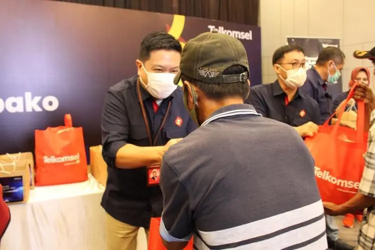 Telkomsel Siaga #SambungkanSenyuman untuk Berbagi Kebahagiaan Ramadan di Kota Cilegon